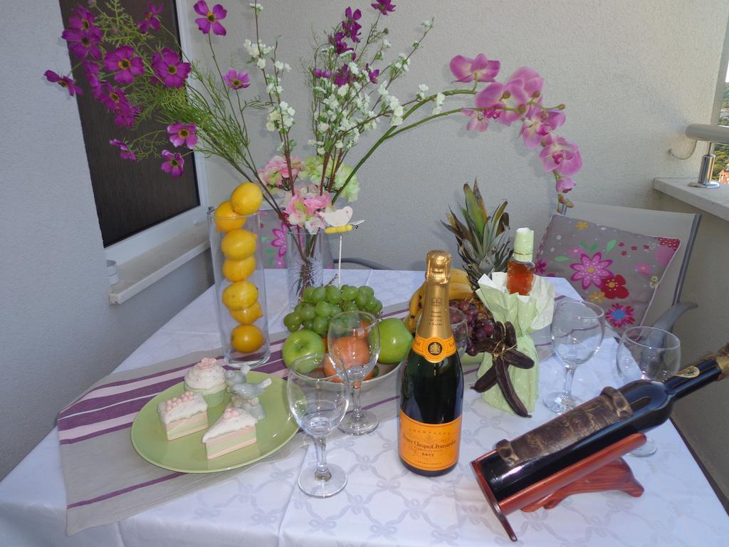 Apartment Diana Rogoznica  Bilik gambar