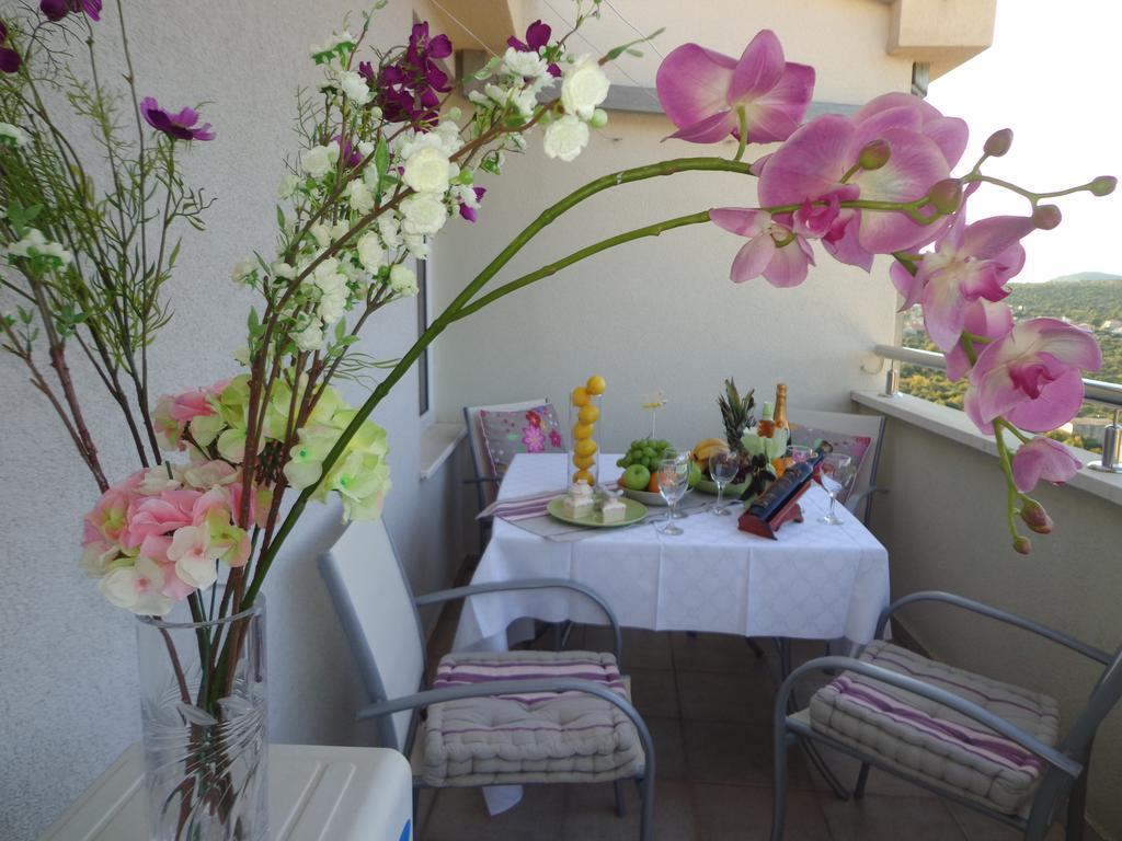 Apartment Diana Rogoznica  Bilik gambar