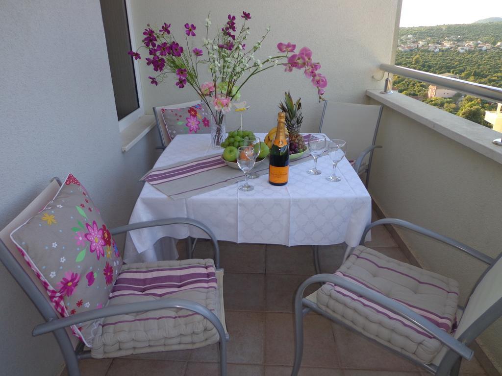 Apartment Diana Rogoznica  Bilik gambar