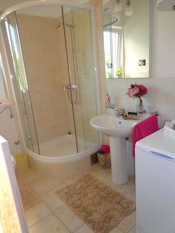 Apartment Diana Rogoznica  Bilik gambar